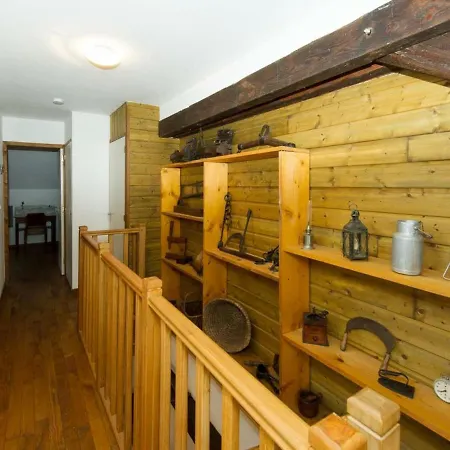 Charmante Grange Renovee Avec Jardin, Terrasse Et Animaux Acceptes - Fr-1-489-47 Holiday home Chatel-Montagne